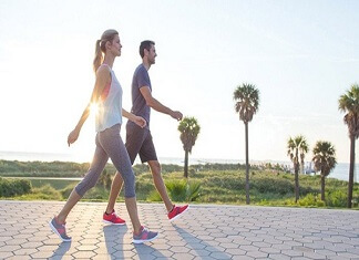 8 tác dụng của đi bộ buổi tối 30 phút mỗi ngày với sức khỏe